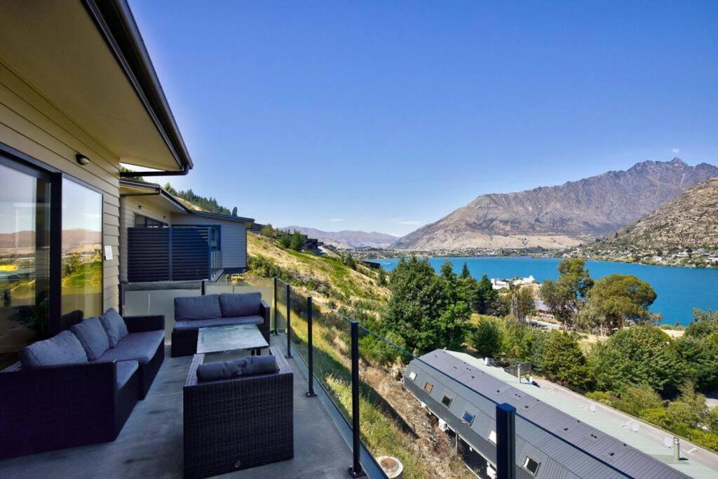 4 Bedroom Stunning Modern Family Home Queenstown Exterior photo